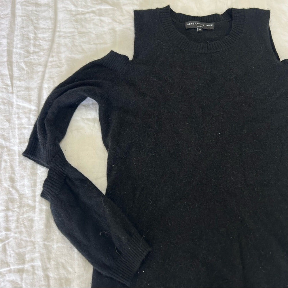 Generation Love cashmere Black cold shoulder sweater size XS - Picture 10 of 12